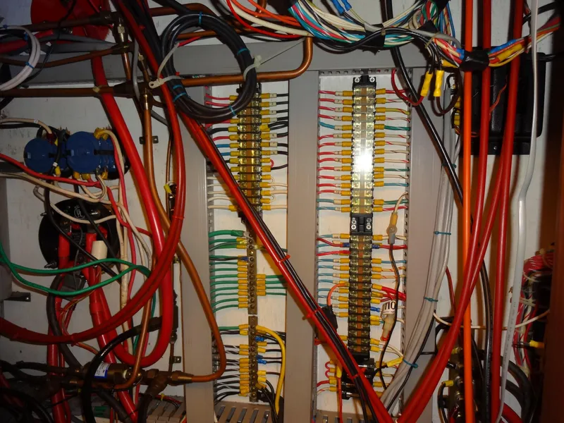 Slide: The Image of Heritage East 44 Sundeck 1988 - 91