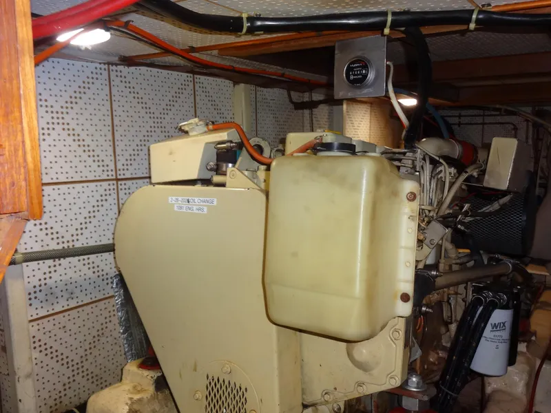 Slide: The Image of Heritage East 44 Sundeck 1988 - 95