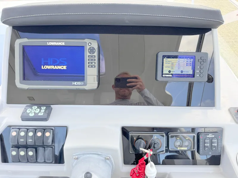 Slide: The Image of Dashboard of 2018 Jeanneau Leader 9.0 WA with Lowrance navigation system. - 22