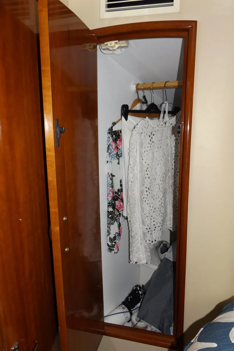 Slide: The Image of Carver 360 Sport Sedan 2003 - 51