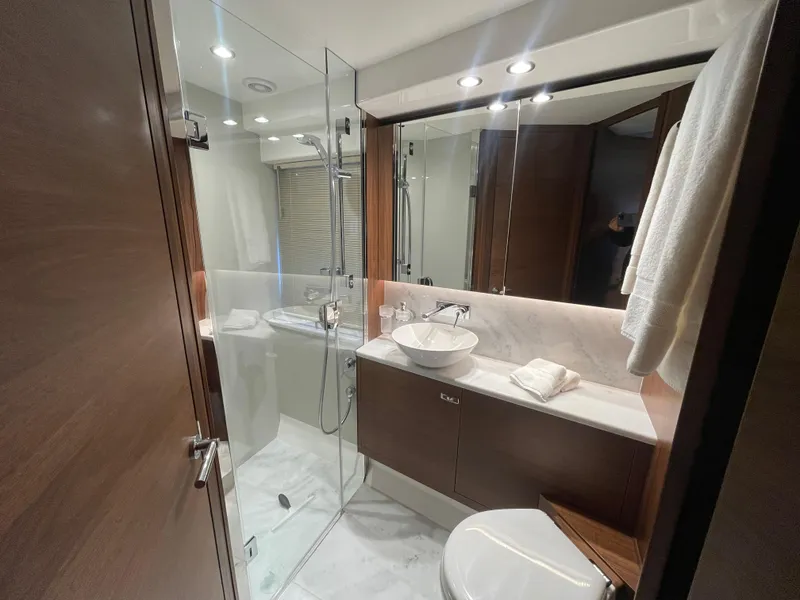 Slide: The Image of Owners en-suite head - 49