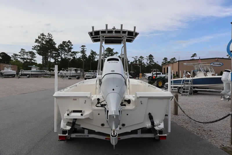 Slide: The Image of Bulls Bay 2200XS BULLS BAY 2025 - 11