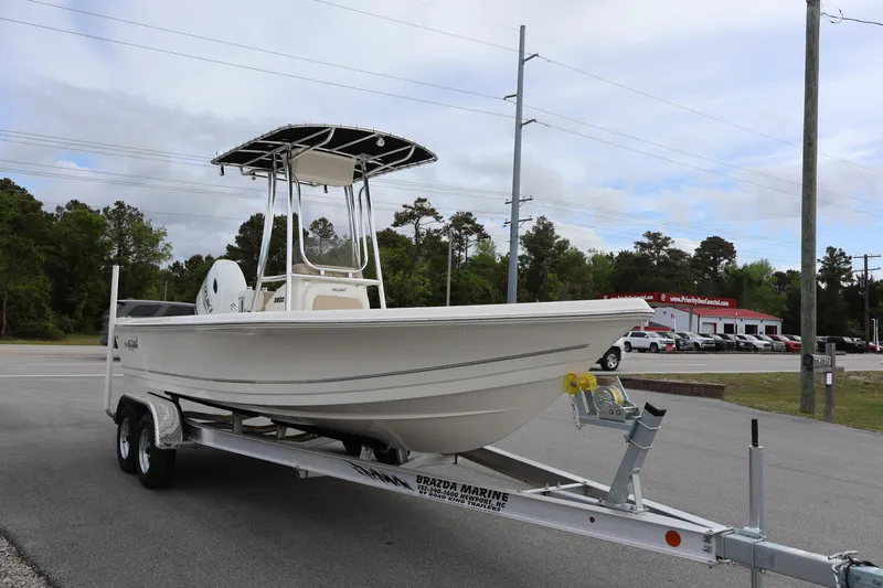 Slide: The Image of Bulls Bay 2200XS BULLS BAY 2025 - 14