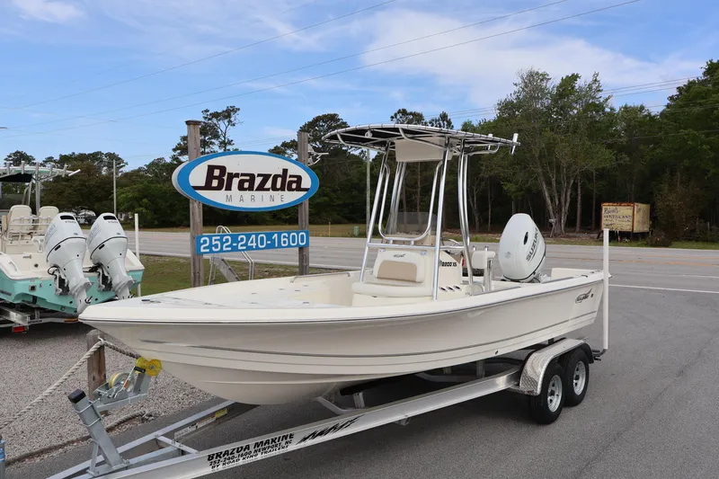 Slide: The Image of Bulls Bay 2200XS BULLS BAY 2025 - 9