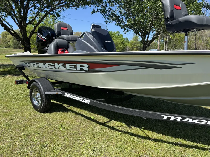 Slide: The Image of Tracker Pro Team 175 2025 - 12