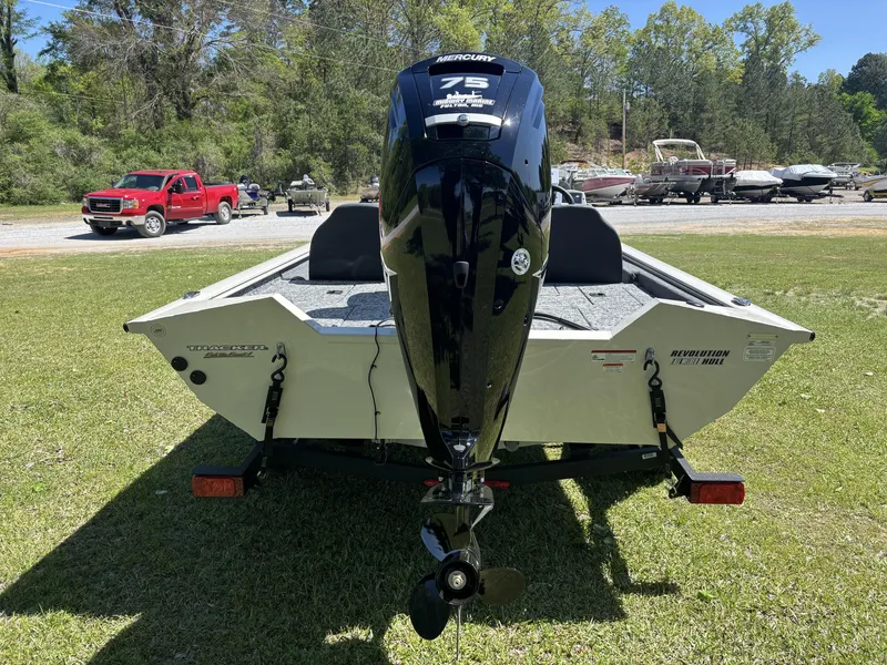 Slide: The Image of Tracker Pro Team 175 2025 - 4