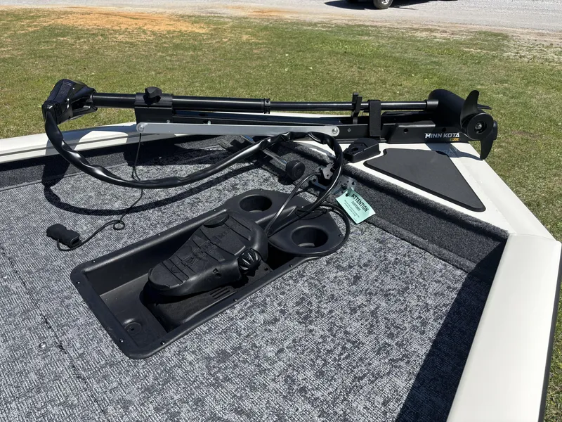 Slide: The Image of Tracker Pro Team 175 2025 - 6