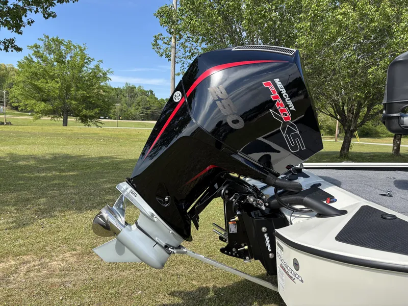 Slide: The Image of Tracker Savage 215 2025 - 13