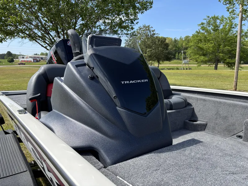 Slide: The Image of Tracker Savage 215 2025 - 4