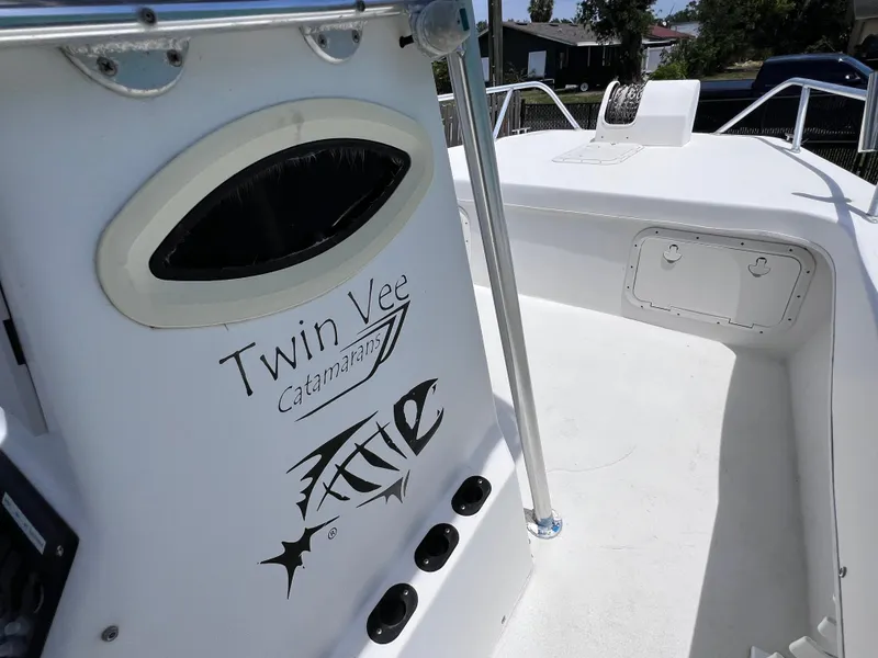 Slide: The Image of Twin Vee 22 Awesome Center Console boat, 2005 model, featuring Suzuki 140s engines. - 10