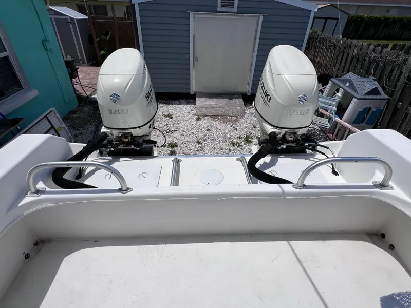 Slide: The Image of Twin Vee 22 Center Console boat with dual Suzuki 140 engines, 2005 model. - 9