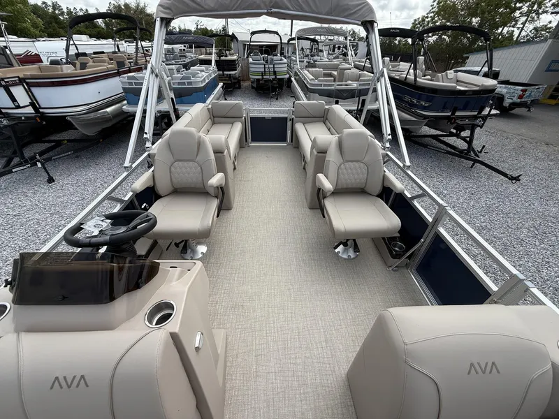Slide: The Image of 2025 Avalon VENTURE 23 QUAD LOUNGER pontoon boat with spacious seating and modern design. - 4