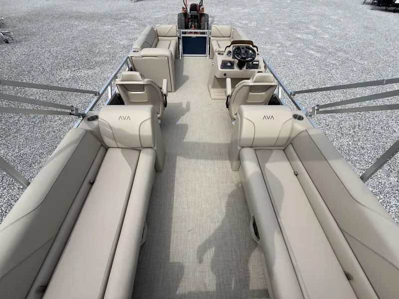 Slide: The Image of 2025 Avalon VENTURE 23 QUAD LOUNGER pontoon boat with spacious seating and modern design. - 8