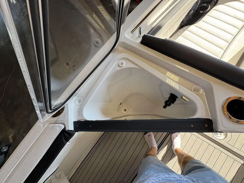 Slide: The Image of Yamaha 255 FSH Sport E 2025 - 11