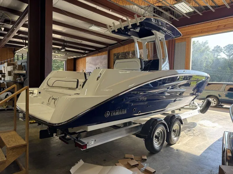 Slide: The Image of Yamaha 255 FSH Sport E 2025 - 4