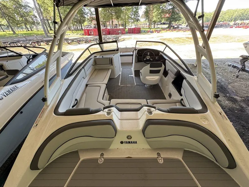 Slide: The Image of Yamaha AR190 2025 - 11