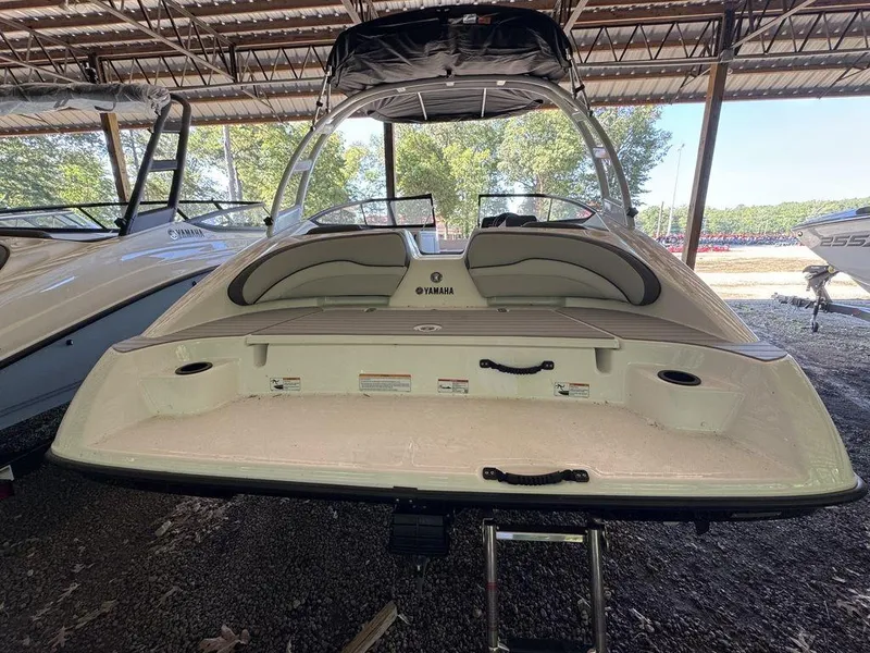 Slide: The Image of Yamaha AR190 2025 - 3