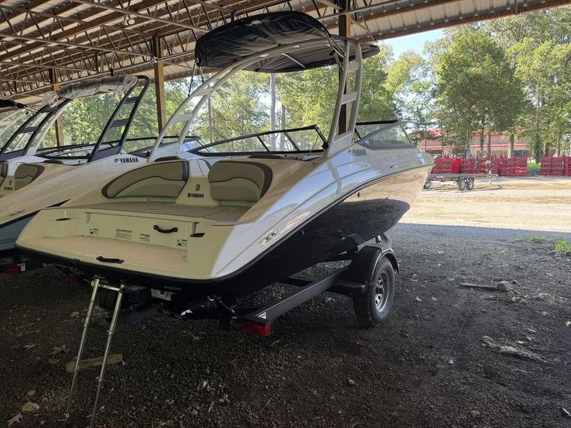 Slide: The Image of Yamaha AR190 2025 - 4