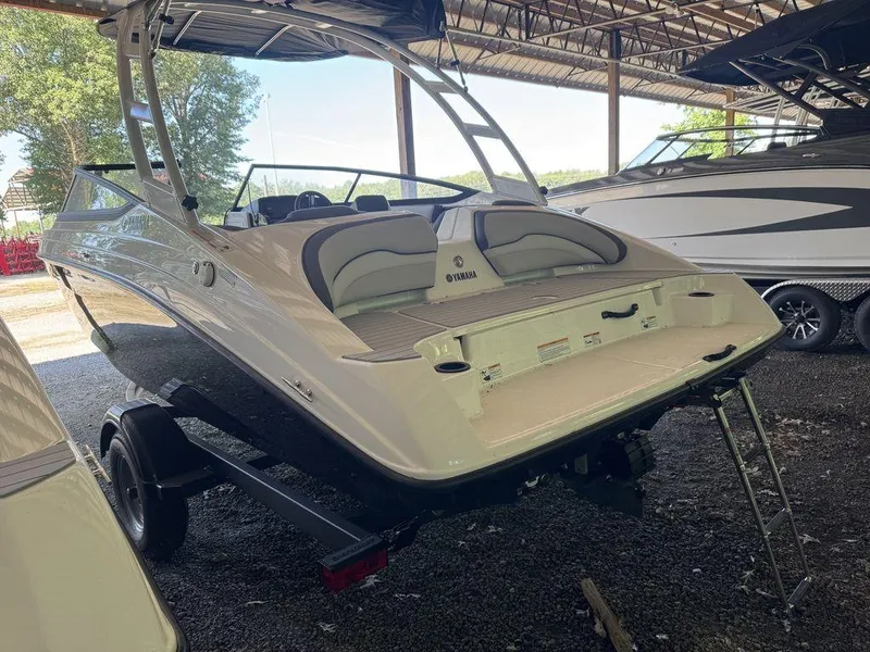 Slide: The Image of Yamaha AR190 2025 - 5