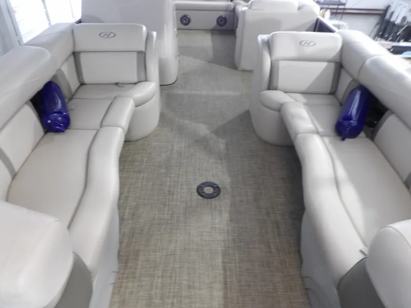 Slide: The Image of Harris HCX25 2020 - 12