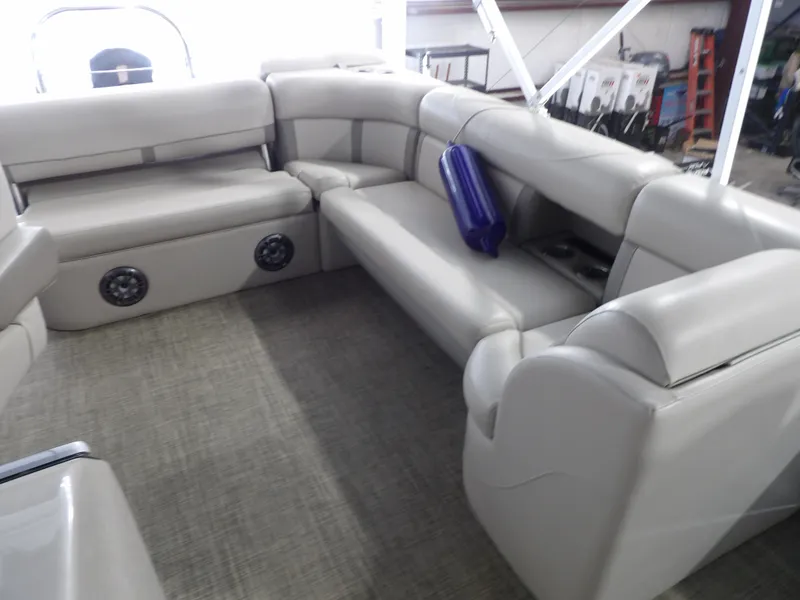 Slide: The Image of Harris HCX25 2020 - 17