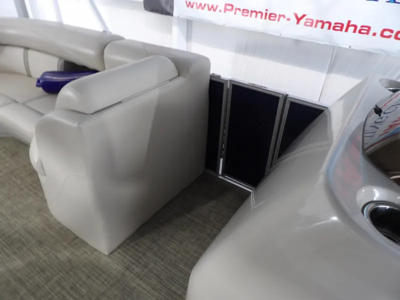 Slide: The Image of Harris HCX25 2020 - 30