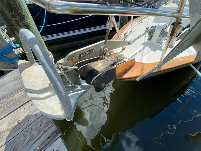 Slide: The Image of Anchor setup on 1986 Pacific Seacraft Crealock 37 sailboat at dock. - 31