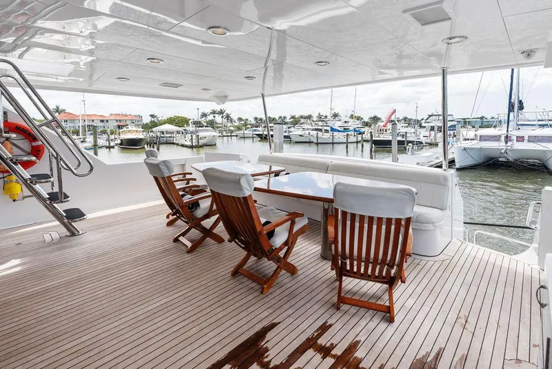 Slide: The Image of Hatteras 100 Motor Yacht 2004 - 57