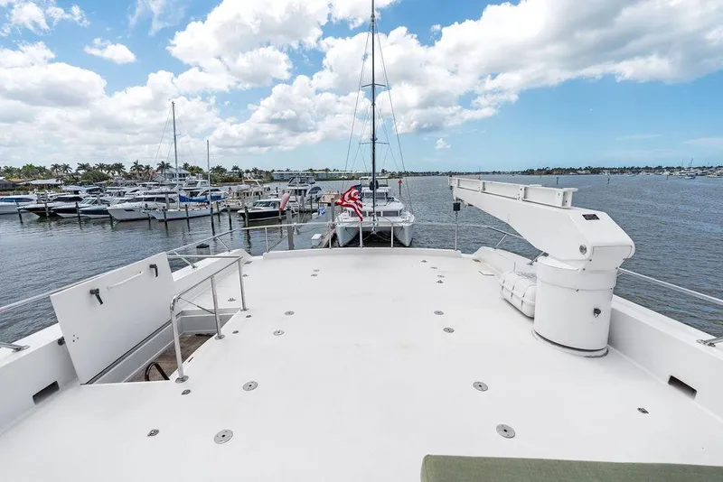 Slide: The Image of Hatteras 100 Motor Yacht 2004 - 61