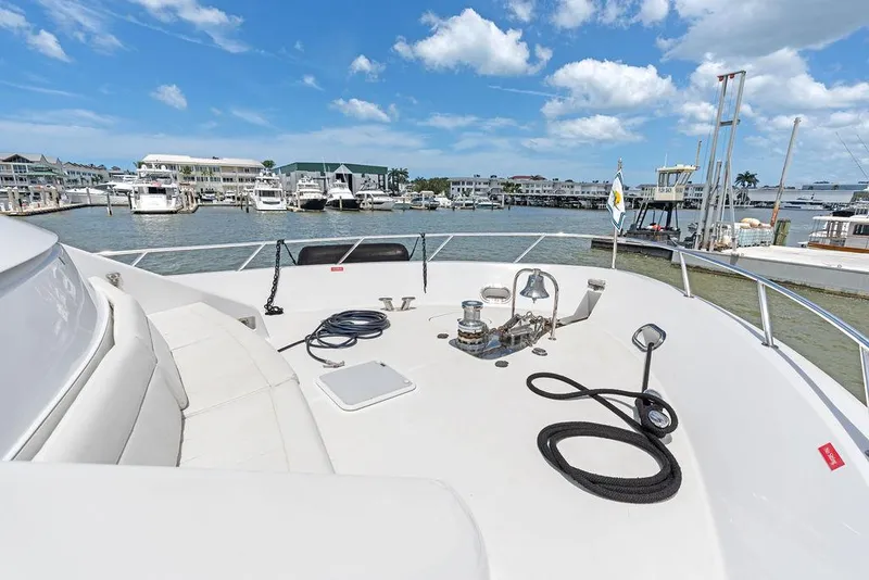 Slide: The Image of Hatteras 100 Motor Yacht 2004 - 75