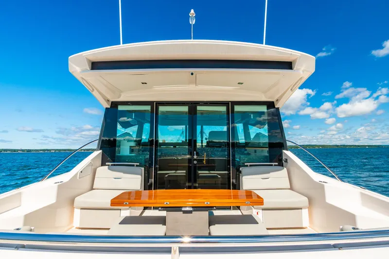 Slide: The Image of Tiara C53 Coupe 2019 - 13