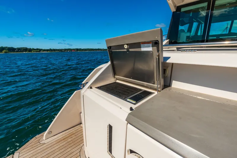 Slide: The Image of Tiara C53 Coupe 2019 - 22