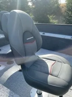 Slide: The Image of Tracker Pro Guide V-175 WT 2025 - 100