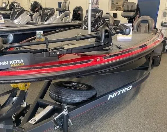 Slide: The Image of 2024 Nitro Z19 boat with Minn Kota Maxxum trolling motor in showroom. - 4