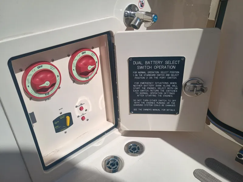 Slide: The Image of Dual battery switch panel on 2025 Grady-White Canyon 306 boat. - 25