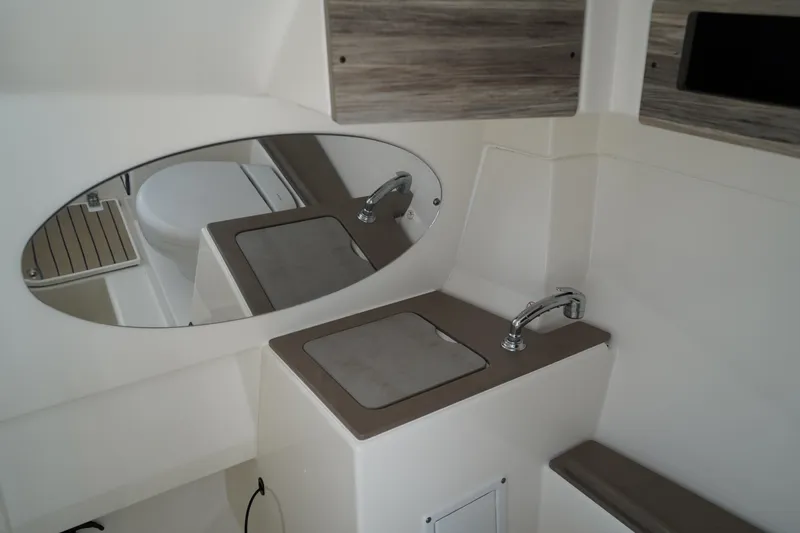 Slide: The Image of Edgewater 262 CX 2018 - 56