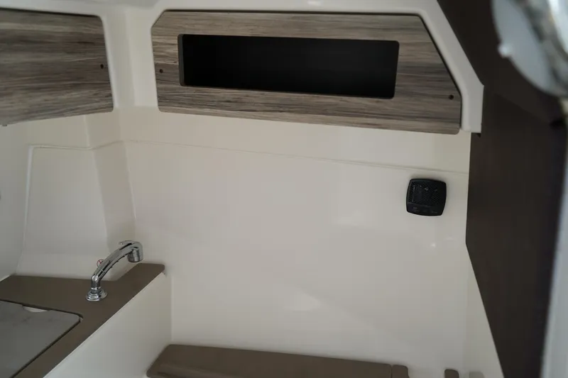 Slide: The Image of Edgewater 262 CX 2018 - 57