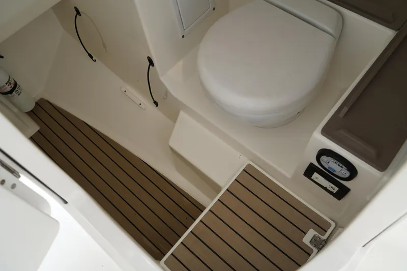 Slide: The Image of Edgewater 262 CX 2018 - 58