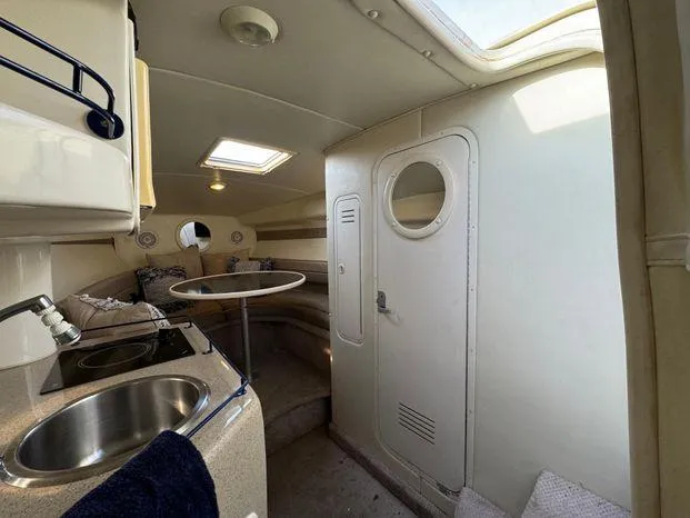 Slide: The Image of Rinker 270 Viesta Vee 2000 - 8