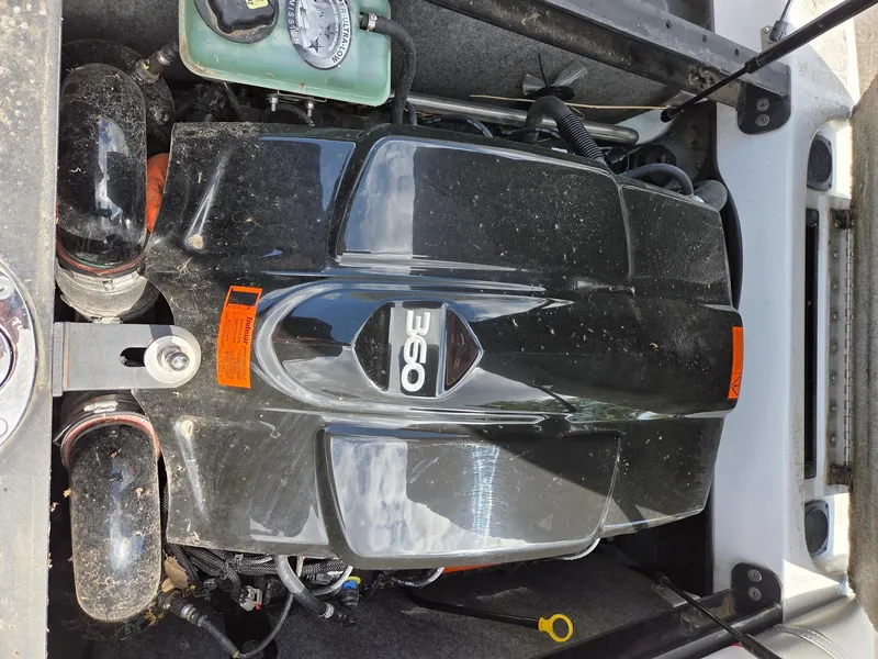 Slide: The Image of 2021 Sanger V215 S engine compartment with OSE engine cover. - 9