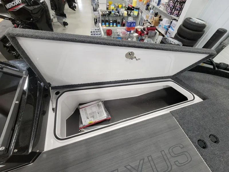 Slide: The Image of Vexus Boats DVX22s 2025 - 15