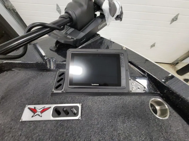 Slide: The Image of Vexus Boats DVX22s 2025 - 18