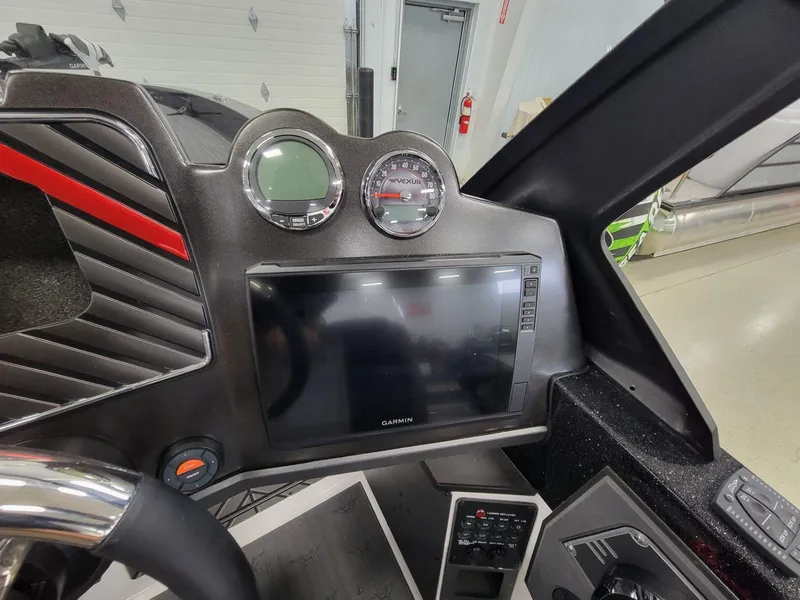 Slide: The Image of Vexus Boats DVX22s 2025 - 21