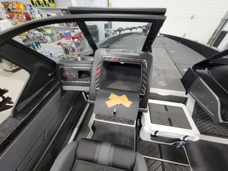 Slide: The Image of Vexus Boats DVX22s 2025 - 24