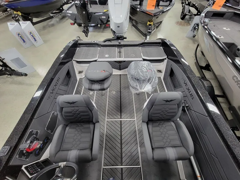 Slide: The Image of Vexus Boats DVX22s 2025 - 28
