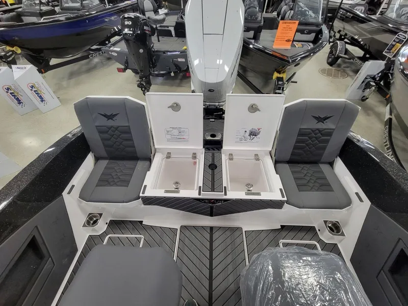 Slide: The Image of Vexus Boats DVX22s 2025 - 31