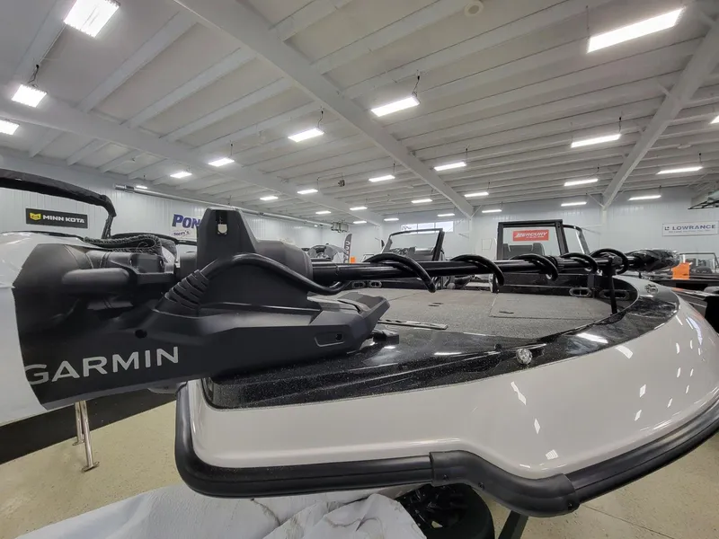 Slide: The Image of Vexus Boats DVX22s 2025 - 33