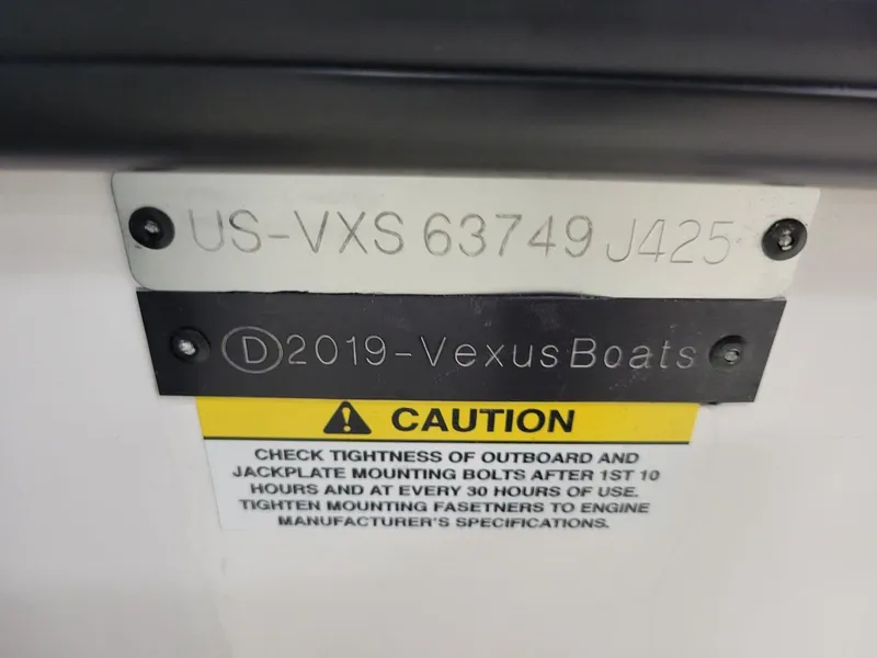 Slide: The Image of Vexus Boats DVX22s 2025 - 36