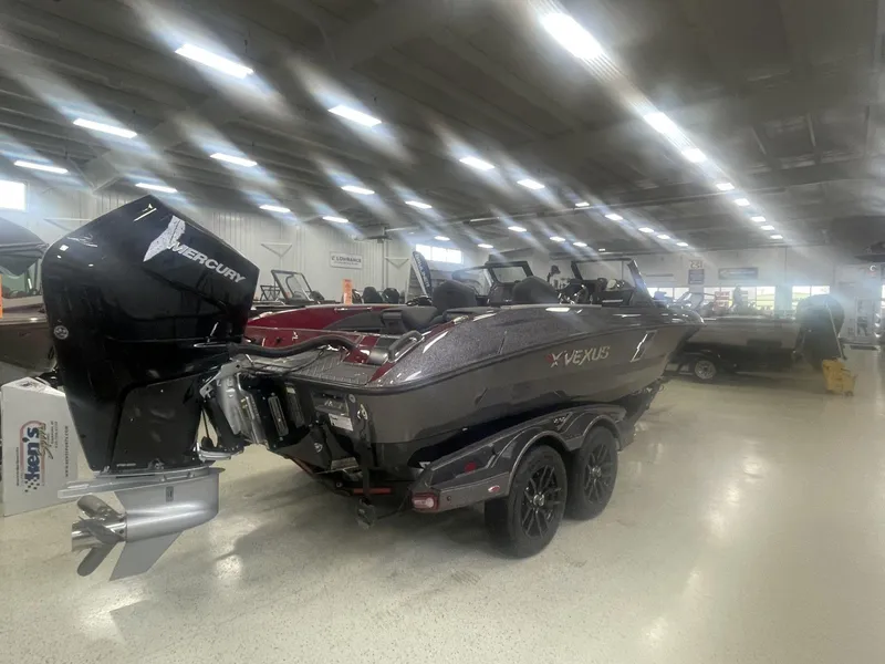 Slide: The Image of Vexus Boats DVX22s 2025 - 11