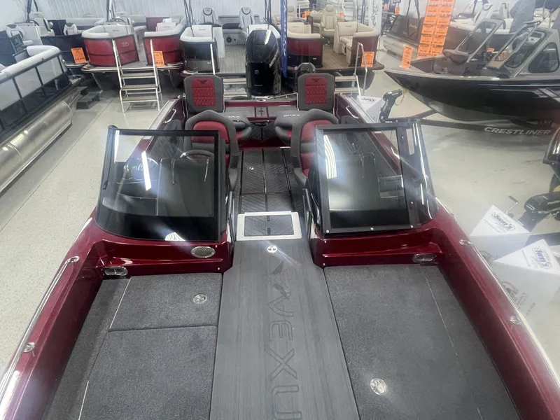 Slide: The Image of Vexus Boats DVX22s 2025 - 14